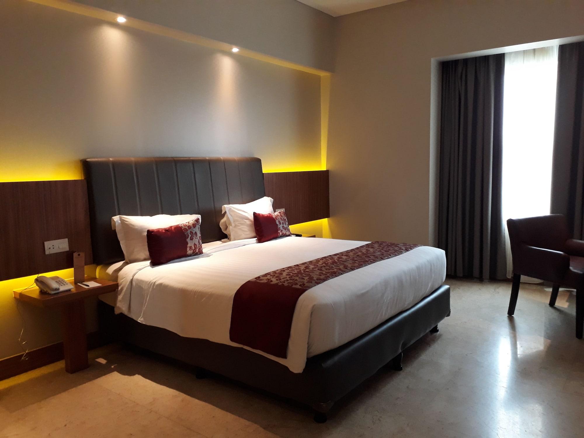 Demelia Hotel Макасар Екстериор снимка