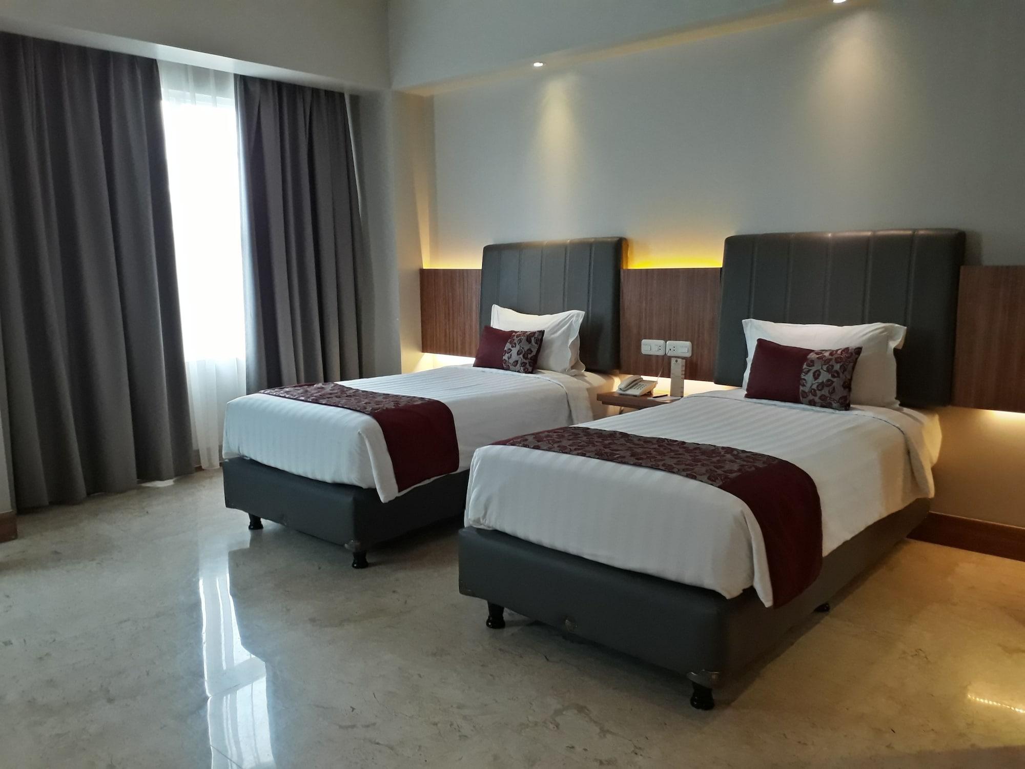 Demelia Hotel Макасар Екстериор снимка