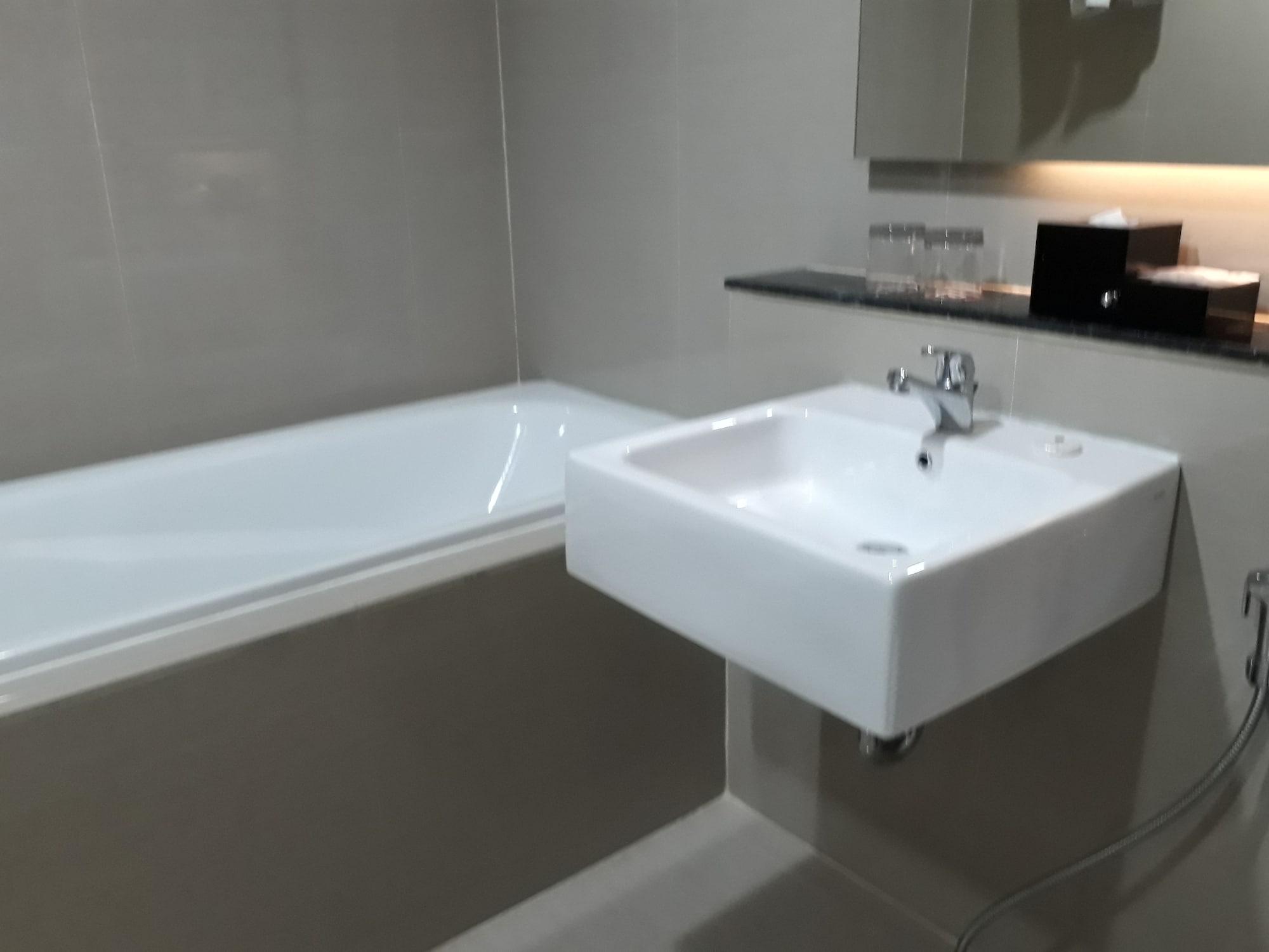 Demelia Hotel Макасар Екстериор снимка