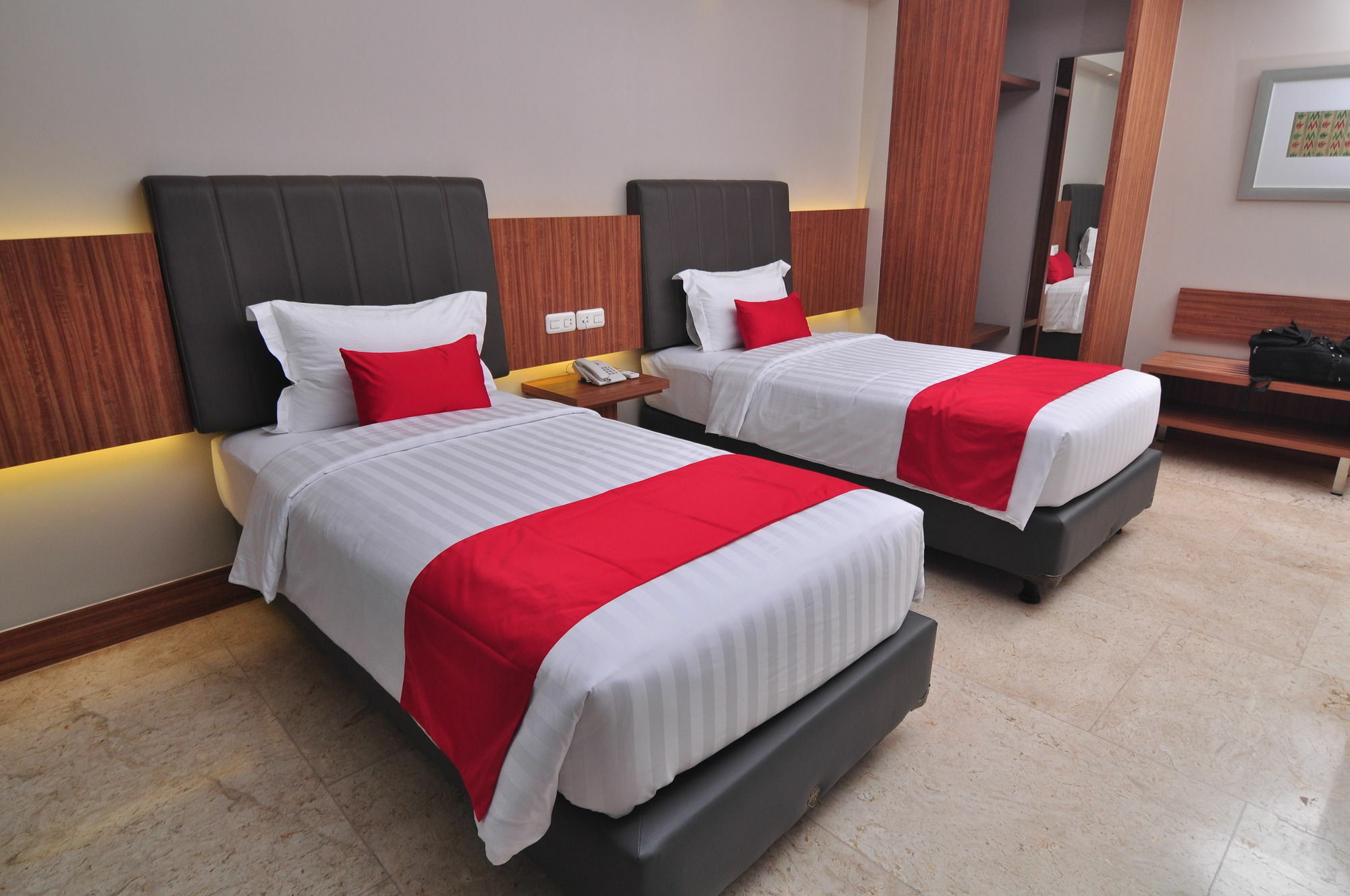 Demelia Hotel Макасар Екстериор снимка