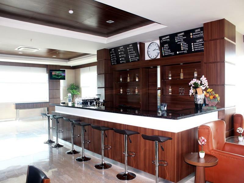 Demelia Hotel Макасар Екстериор снимка